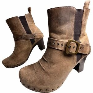 Dansko Rhianna Brown Distressed Leather Clog Boots 40 9.5 10 Buckle Boho Chunky
